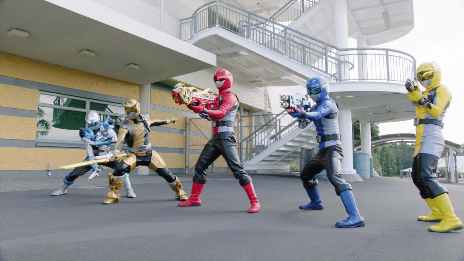 Why Power Rangers Should Do their Own Version of Zenkaiger - THE ...