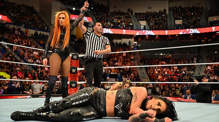 WWE Becky Lynch, Sonya Deville