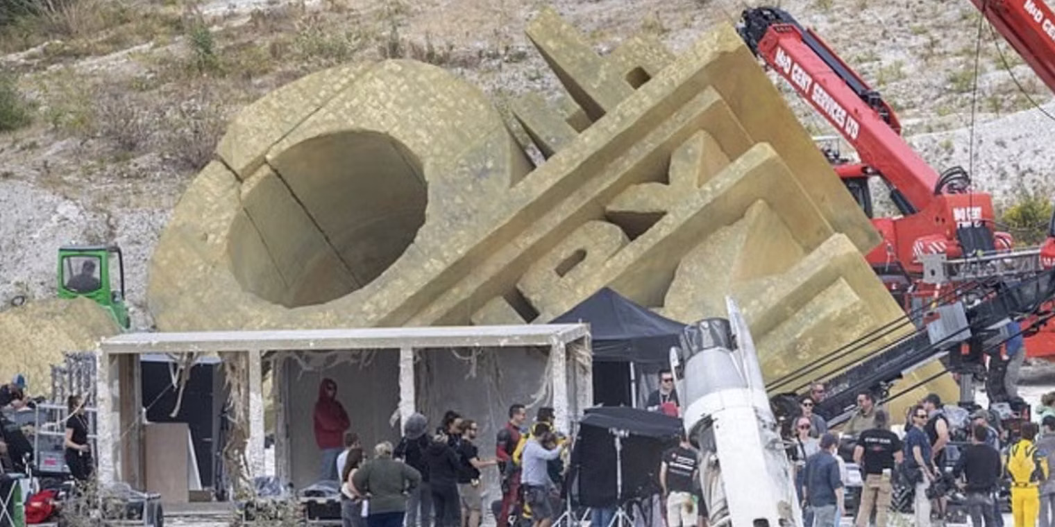 Marvel Fans India - A destroyed blimp and shipwreck was spotted on the set  of 'DEADPOOL 3' alongside the apocalyptic 20th Century Fox logo. This could  possibly be the Void which was