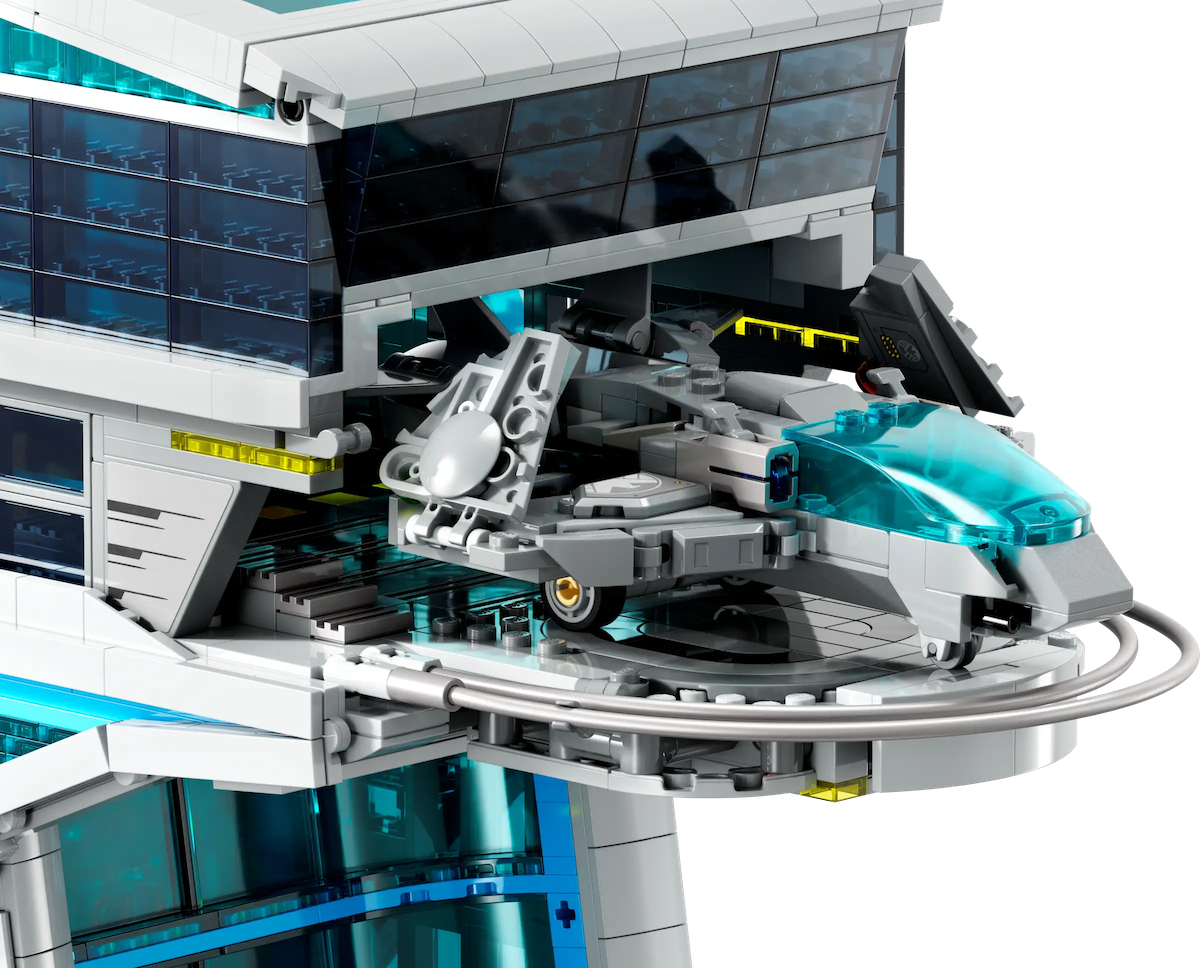 LEGO Avengers Tower - 9 - quinjet