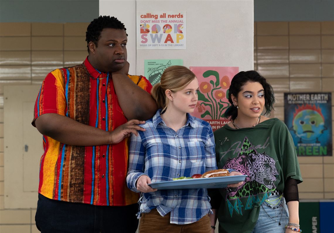 Photo of Jaquel Spivey (Damian), Angourie Rice (Cady), Auli'i Cravalho (janis) from Mean Girls