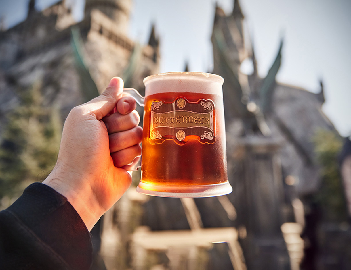 The Wizarding World of Harry Potter Butterbeer Season - Universal Studios Theme Parks