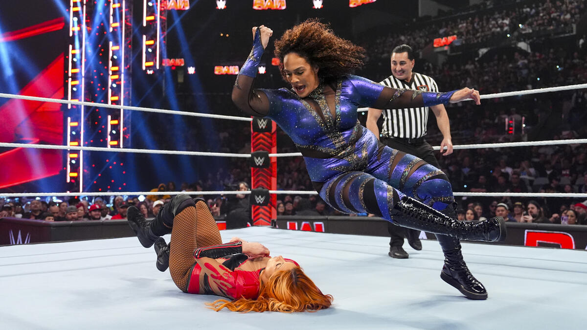 WWE Nia Jax and Becky Lynch