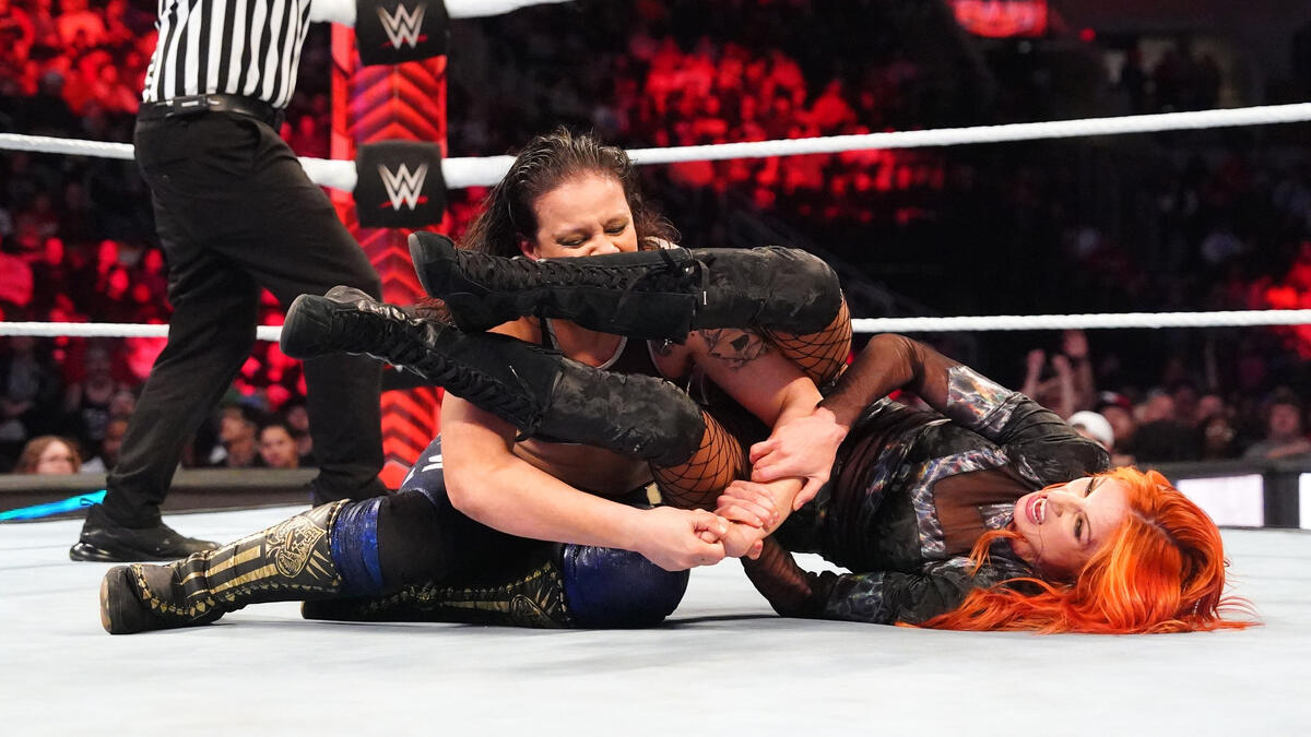WWE Becky Lynch and Shayna Baszler