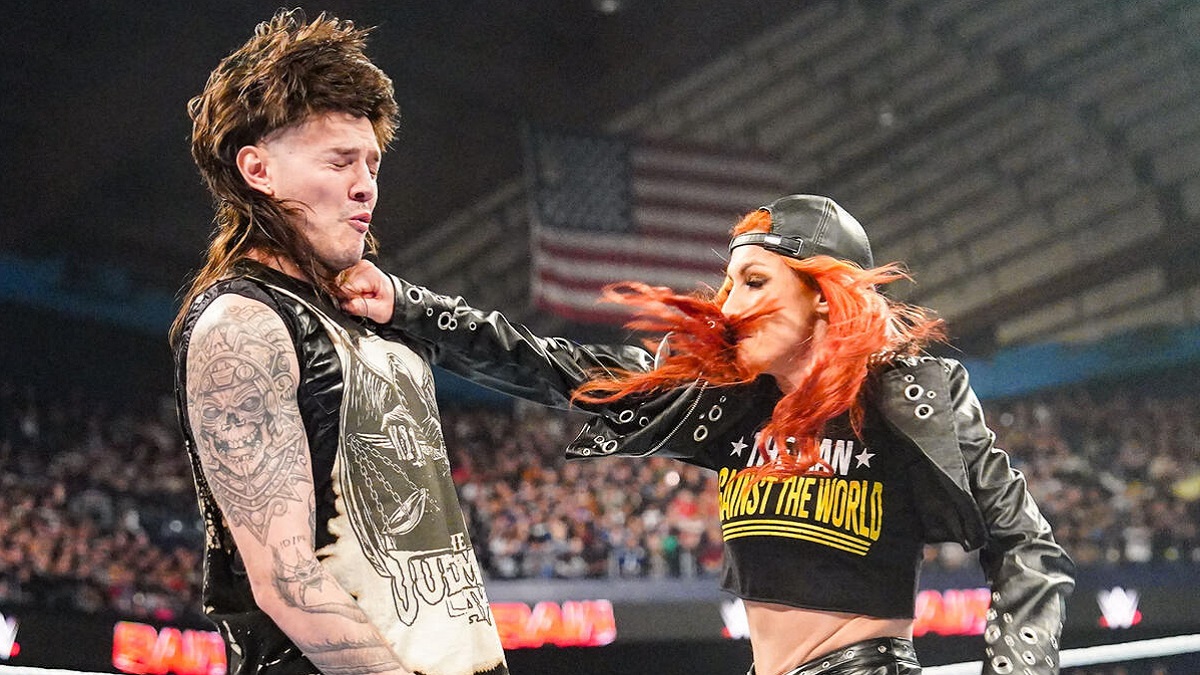 WWE Becky Lynch and Dominik Mysterio