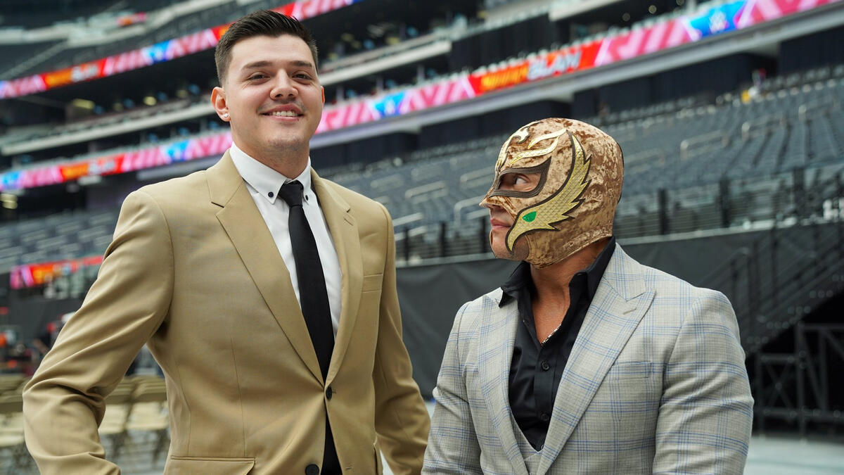 WWE Rey Mysterio and Dominik Mysterio